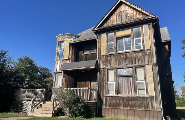 1124 N Walnut St photos photos