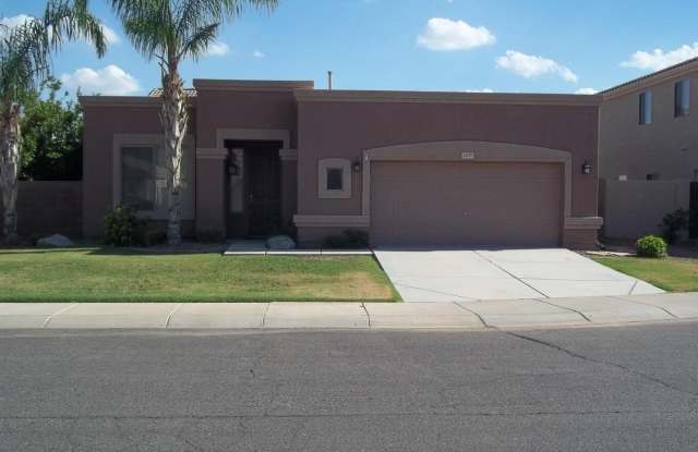 2037 E Riviera Drive Gallery 2