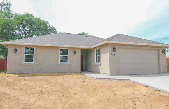 New Construction Home for Rent in Redding CA | Solar, Fenced Yard, 2 Car Garage photos photos