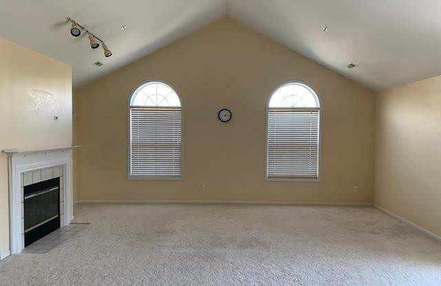 28423 CARLTON WAY Drive Gallery 3