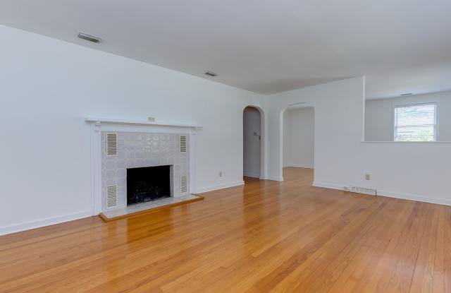 1330 Harbor Oaks Road Gallery 3