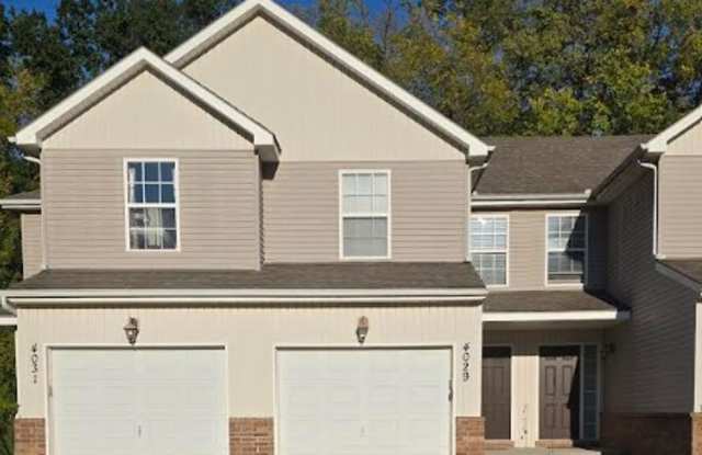 Beautiful 2 Bedroom Townhome in North Kansas City! photos photos