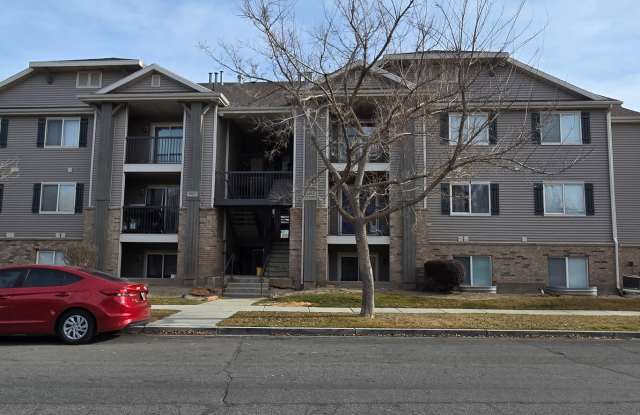3 Bed 2 Bath Condo in Heart of Eagle Mountain Gallery 4