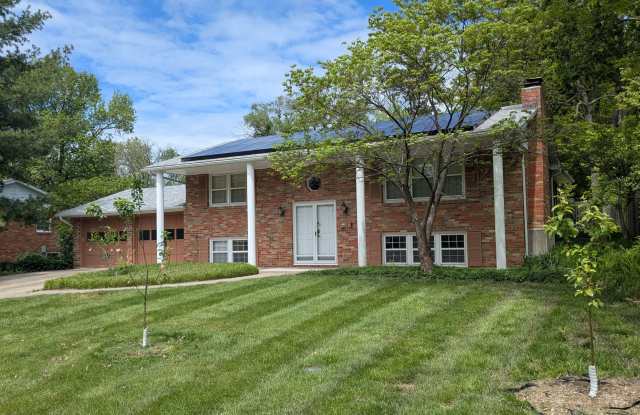 Stunning 4 Bedroom Home In Central Columbia! photos photos