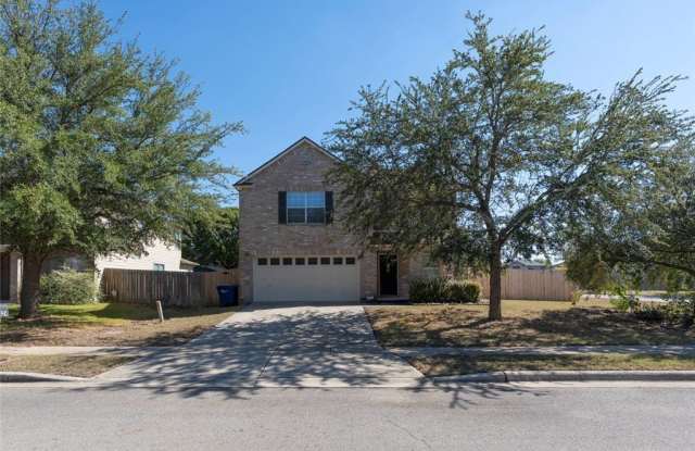 424 copper hill - 424 Copper Hill Drive, New Braunfels, TX 78130