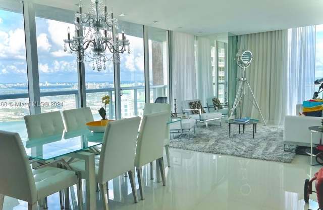495 Brickell Ave Gallery 3