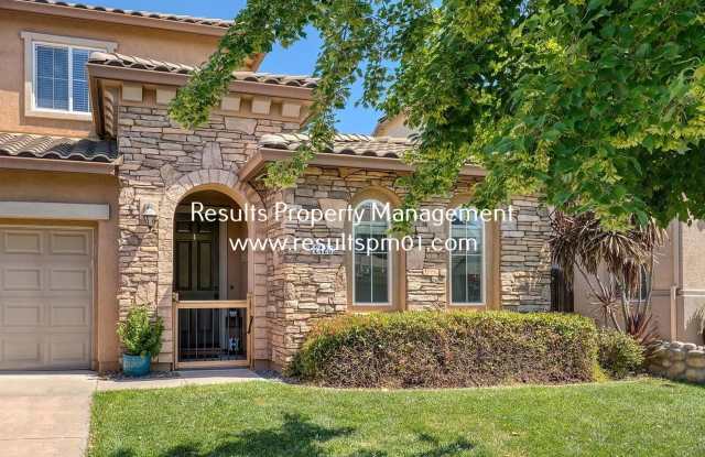 Spacious and upgraded 4 Bed 3 Bath Roseville Home photos photos Spacious and upgraded 4 Bed 3 Bath Roseville Home photos photos