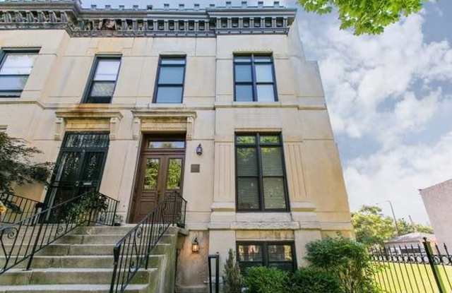 3313 S Calumet Avenue photos photos