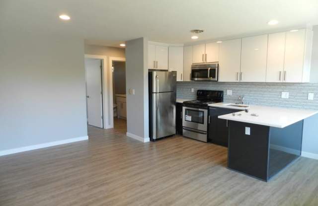 4857 Fauntleroy Ave SW Gallery 3