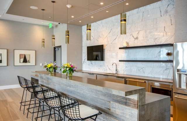 1405 Point Gallery 4