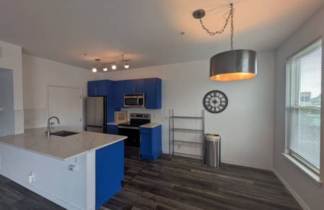 Capitol Hill Condo Living - 2 story with 2 Bedrooms and a Loft!     **Move-In Special** Gallery 3