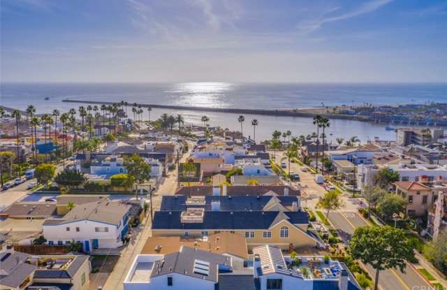 304 Fernleaf Avenue 1/2 - 304 Fernleaf Avenue, Newport Beach, CA 92625