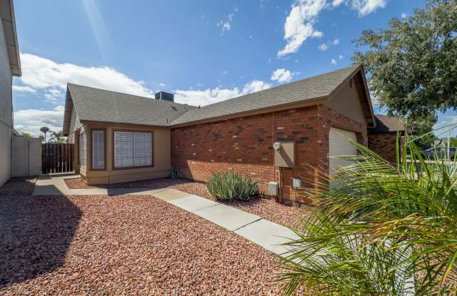 1319 W Straford Dr Gallery 3