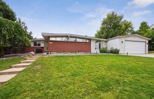 5944 S Milwaukee Way photos photos