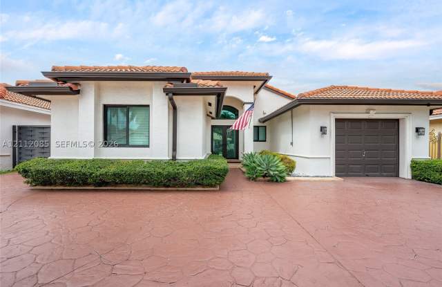 14462 NW 87th Ct Gallery 2