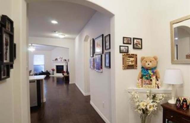 3425 Canyon Lake Drive Gallery 2