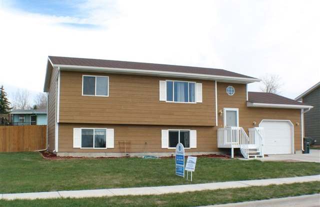 4 BED | 2 BATH | SINGLE GARAGE | RAPID VALLEY photos photos 4 BED | 2 BATH | SINGLE GARAGE | RAPID VALLEY photos photos