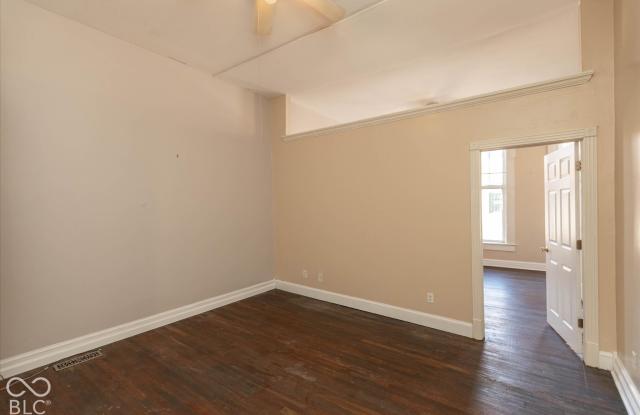 71 1/2 E Jefferson Street Gallery 3