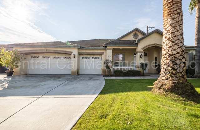 4 Bedroom/3 Bath Home with Paid Solar - $3295 Per Month! - 9613 Lake Superior Drive, Bakersfield, CA 93312