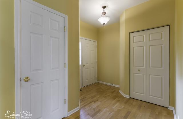 3390 Ronan Drive Gallery 2