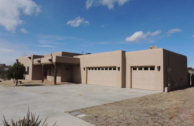 85 Bosquecillo - 85 Bosquecillo, Santa Fe County, NM 87508