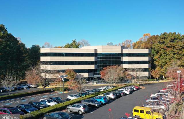 1801 ROBERT FULTON Drive unit: 570 photos photos