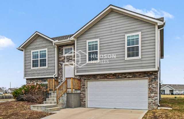 1606 Samantha Lane - 1606 Samantha Lane, Belton, MO 64012