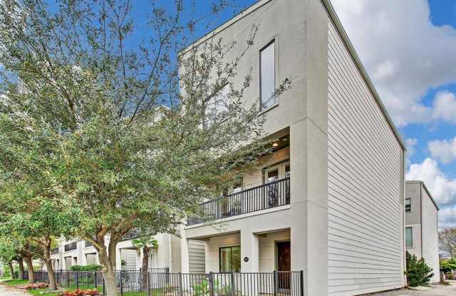 621 W 8th Street - 621 West 8th Street, Houston, TX 77007