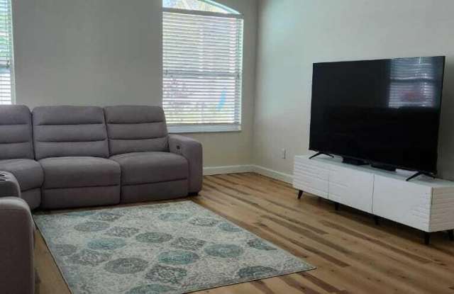6716 Duckhorn Court Gallery 4
