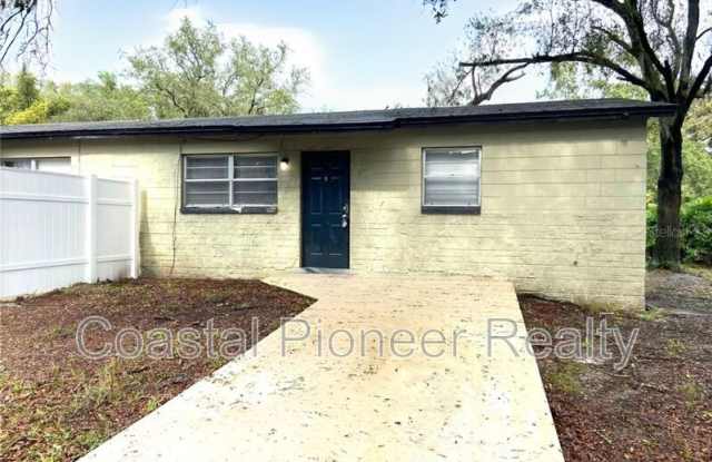 9502 N 11th St photos photos