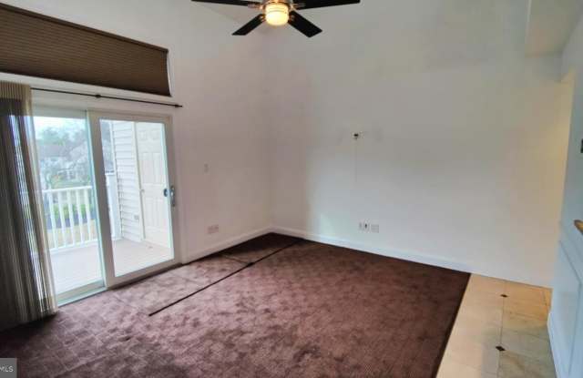 710 GREGORYS WAY Gallery 3