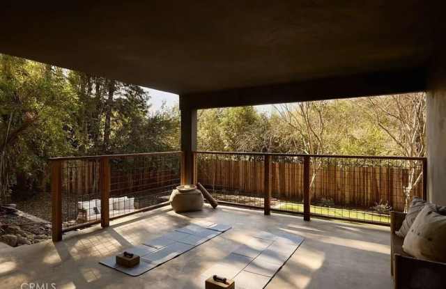 521 Fremont Drive Gallery 4