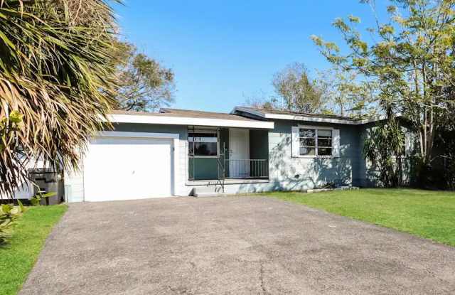 5212 45th Ave N photos photos