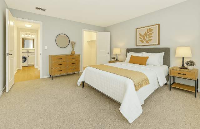 Mystic Bay Apartments Gallery 4