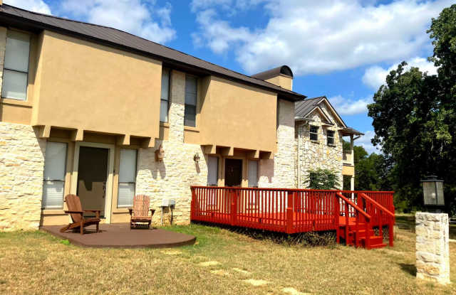 Freshly Renovated 2BD/2.5BA Townhouse in Exclusive Horseshoe Bay Community! Gallery 3