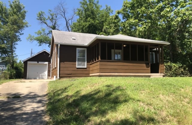 4340 Elmwood Avenue - 4340 Elmwood Avenue, Kansas City, MO 64130
