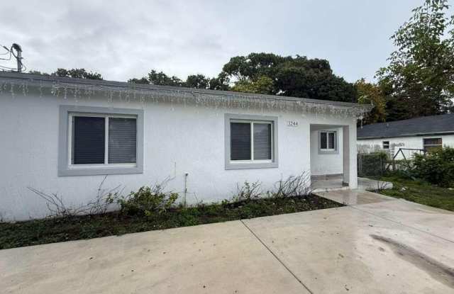 1244 NW 71st Street photos photos