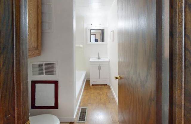 302 4th Street Northeast Gallery 4