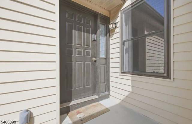 126 Locust Ct Gallery 4