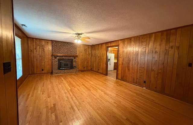 Adorable Home in Rock Creek! Gallery 3