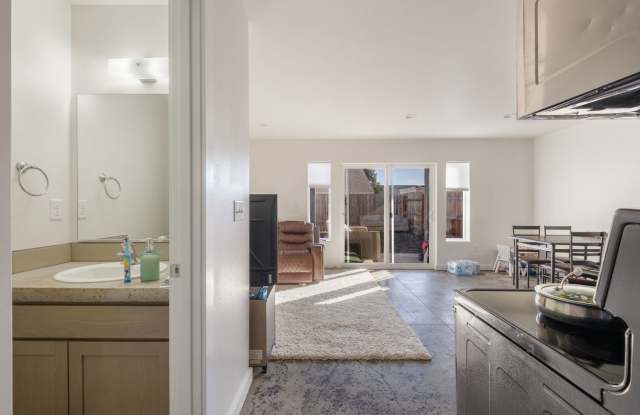 Quincy Executive Apartments Gallery 4