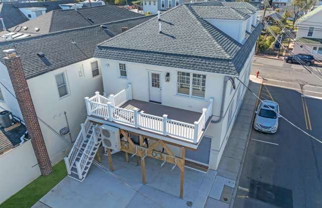 132 Bay Avenue unit: 2Nd Floor photos photos