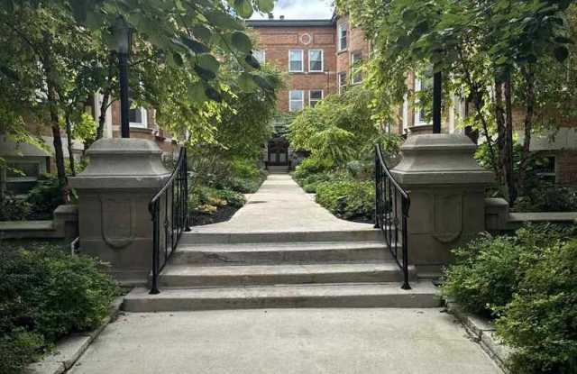 631 W Barry Avenue photos photos