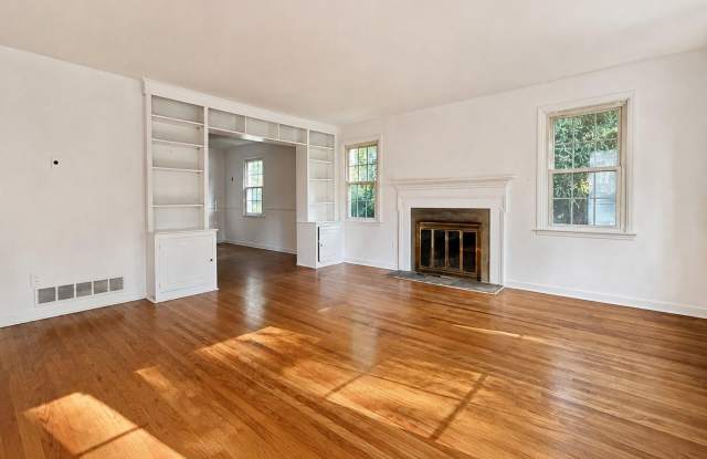 723 OLD EAGLE SCHOOL Road Gallery 2