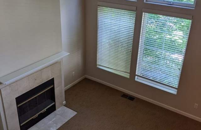 1033 Keeble Court Gallery 3