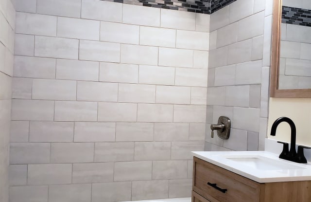 68 EVERARD ST - 2 photos photos 68 EVERARD ST - 2 photos photos