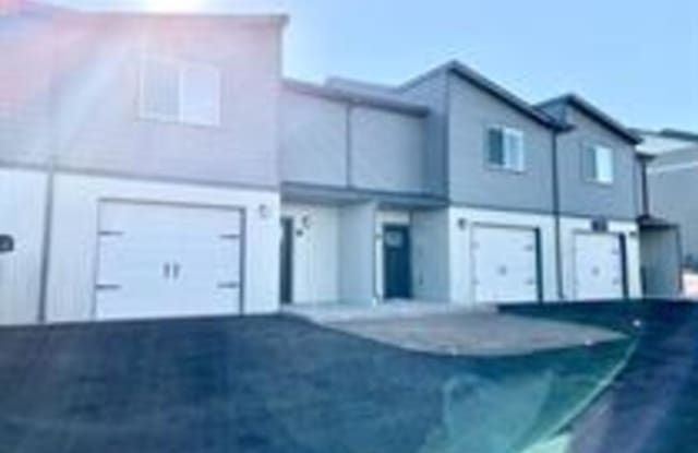 3375 Blackbird Way - 4 photos photos