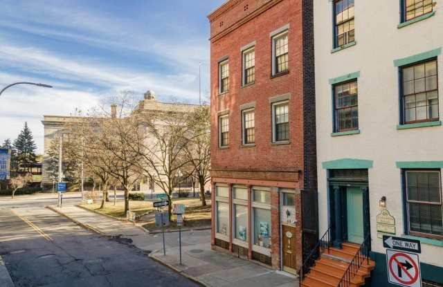 46 Columbia Street Gallery 1
