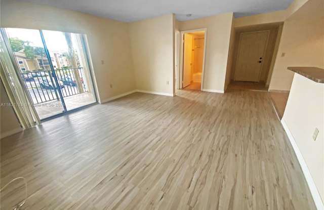 400 Palm Cir W photos photos