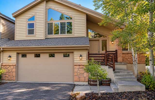 4-Bedroom Home in Brook Hollow Village Gallery 1